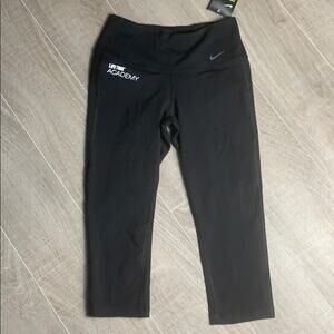 NWT NIKE DRI-FIT Women's Black Cropped Tight Fit Leggings